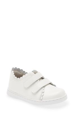 L'AMOUR Caroline Scallop Sneaker in White