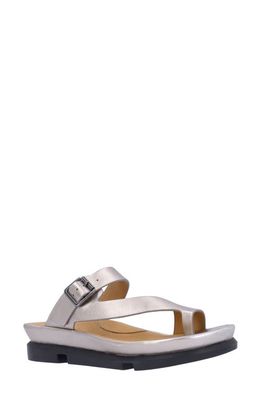 L'Amour des Pieds Alanza Toe Loop Sandal in Champagne