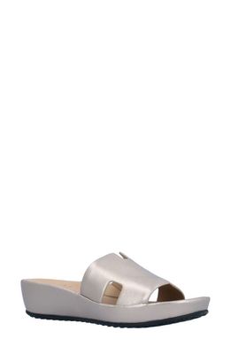 L'Amour des Pieds Catiana Wedge Sandal in Champagne