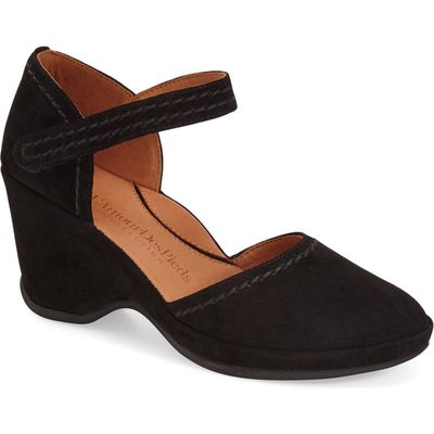 L'Amour des Pieds Orva Wedge Sandal in Black Kidsuede