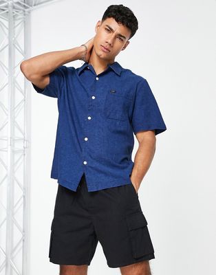Lee relaxed fit resort cotton linen short sleeve shirt in indigo blue