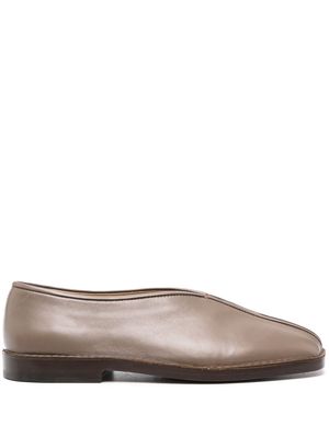 Lemaire piped-detail square-toe loafers - Brown