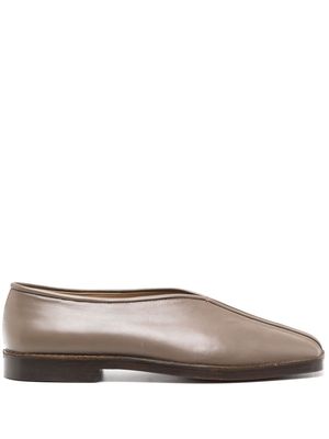 LEMAIRE piped leather slippers - Brown