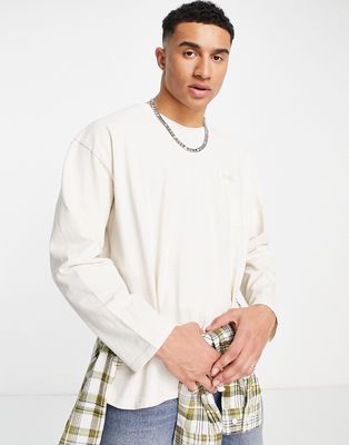 Levi's long sleeve T-shirt with pocket in cream-White