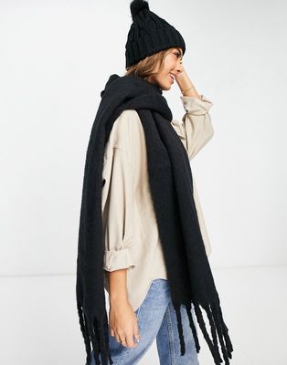 Lipsy super soft long woven scarf in black