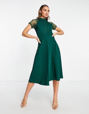 Liquorish a line lace detail midi dress in emerald-Green