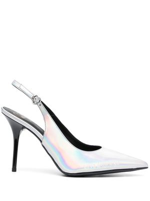 Love Moschino 100mm logo-print holographic pumps - Silver