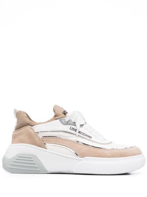 Love Moschino contrast-panel low-top sneakers - Neutrals