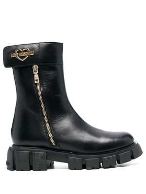 Love Moschino logo-plaque leather boots - Black