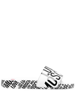Love Moschino logo-print slides - White