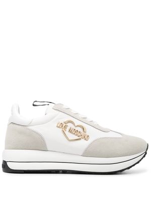 Love Moschino panelled logo-lettering sneakers - White