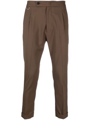 Low Brand cropped tapered-leg trousers - Brown