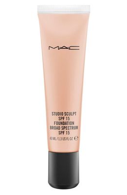 MAC Cosmetics MAC Studio Sculpt Broad Spectrum SPF 15 Foundation in Nw30