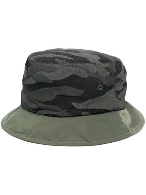 Mackintosh colour-block camouflage bucket hat - Green