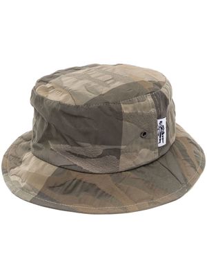 Mackintosh PELTING camouflage-pattern bucket hat - Brown