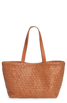 Madewell Medium Woven Leather Tote in Desert Camel