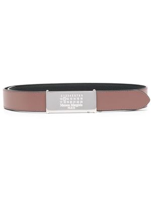 Maison Margiela engraved-logo leather belt - Black