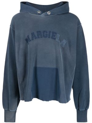 Maison Margiela faded logo-patch hoodie - Blue