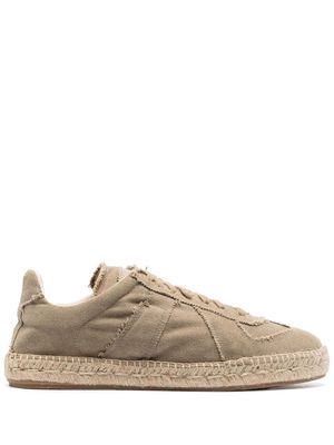 Maison Margiela lace-up frayed sneakers - Brown