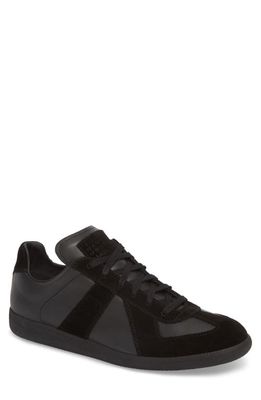 Maison Margiela Replica Low Top Sneaker in Black 900