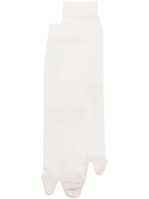 Maison Margiela Tabi lightweight-knit socks - White