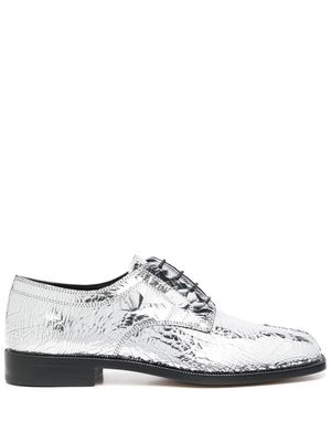 Maison Margiela Tabi metallic lace-up shoes - Silver