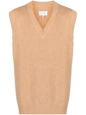 Maison Margiela V-neck ribbed-knit vest - Brown