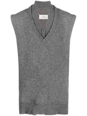 Maison Margiela V-neck sleeveless knitted jumper - Grey