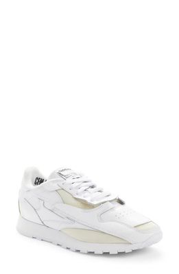 Maison Margiela x Reebok Classic Sneaker in White