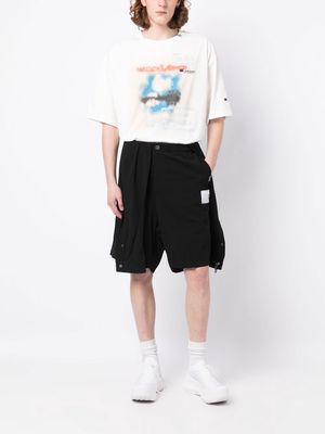 Maison Mihara Yasuhiro asymmetric knee-length shorts - Black
