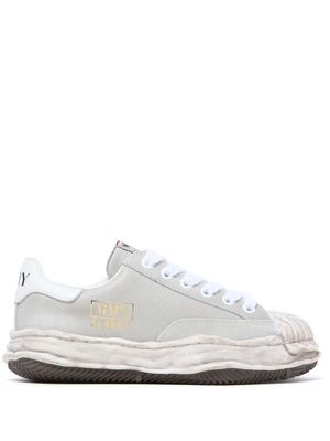 Maison Mihara Yasuhiro Blakey distressed-effect leather sneakers - White