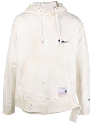 Maison Mihara Yasuhiro distressed logo-print hoodie - White