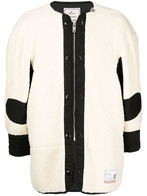 Maison Mihara Yasuhiro logo-patch fleece jacket - White