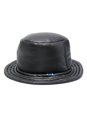 Maison Mihara Yasuhiro logo-patch padded bucket hat - Black