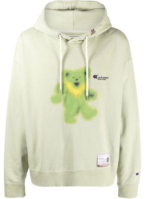Maison Mihara Yasuhiro x Champion graphic-print hoodie - Green