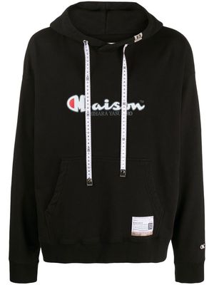 Maison Mihara Yasuhiro x Champion logo-print hoodie - Black