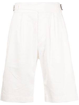 Man On The Boon. belted-waist pleated shorts - White
