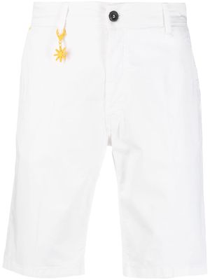 Manuel Ritz logo-charm chino shorts - White