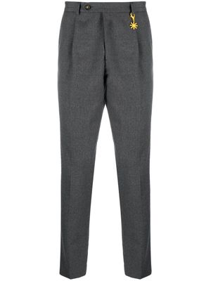 Manuel Ritz logo-charm straight-leg trousers - Grey