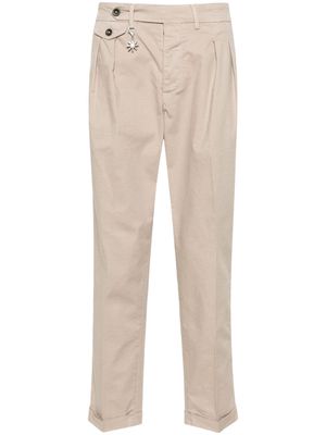 Manuel Ritz pleat-detail straight-leg trousers - Neutrals