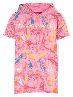 Marc Jacobs Kids logo-print paint-splatter hooded dress - Pink