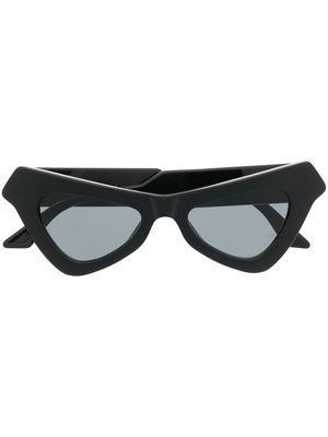 Marni Eyewear Fairy Pool triangular-frame sunglasses - Black