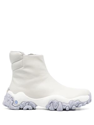 MCQ chunky-sole boot sneakers - White