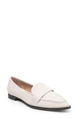 Me Too Alyza Leather Loafer in Oat 