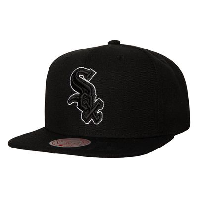 Men's Mitchell & Ness Black Chicago White Sox Bottoms Snapback Hat