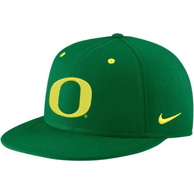 Men's Nike Green Oregon Ducks True Performance Fitted Hat