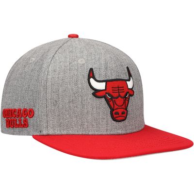 Men's Pro Standard Gray/Red Chicago Bulls Classic Logo Two-Tone Snapback Hat