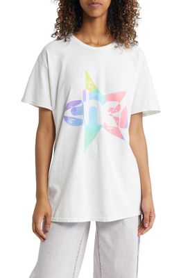 Merch Traffic Cher Cotton Graphic T-Shirt in Off White