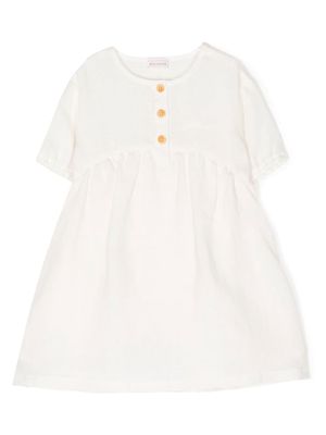 Miki House embroidered-logo flax dress - White