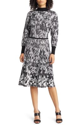 Ming Wang Abstract Print Long Sleeve Knit Dress in Black/White